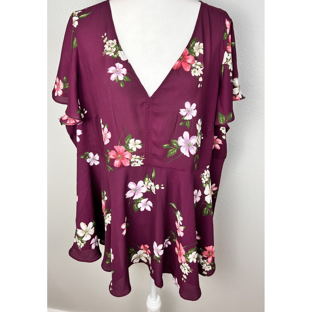 Torrid Women's Maroon V-Neck Flower Pullover Short Sleeve Blouse size‎ 3